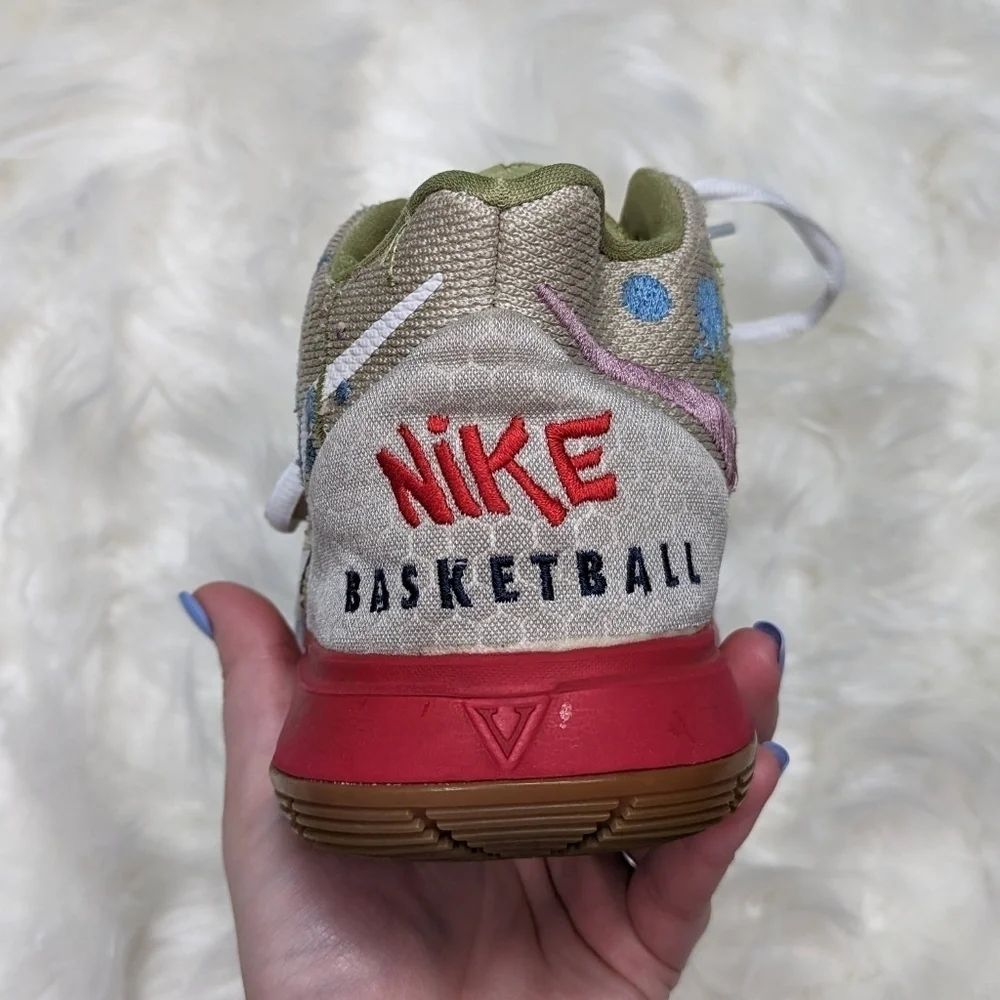 Nike Bandulu Kyrie 5 Embroidered‎ Splatters Basketball Shoes Size Youth 5.5